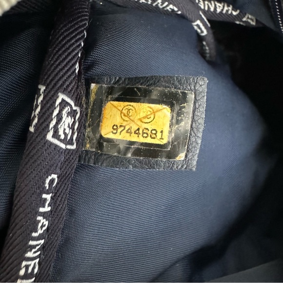 VINTAGE 2001 SPORTS CHANEL SHOULDER/WAIST BAG - Picture 7 of 9